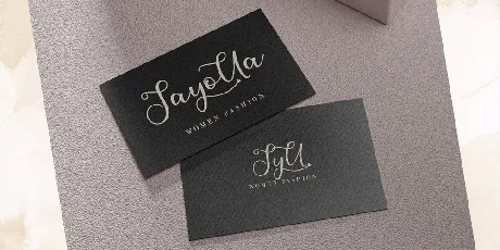 Aynilla font