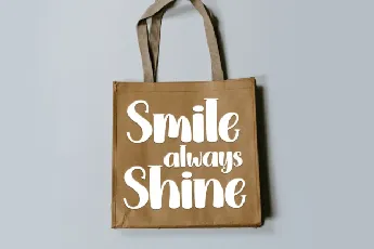 Smiling Monday Brush font