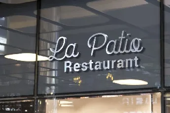 La Patio Script font