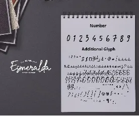 Esmeralda font