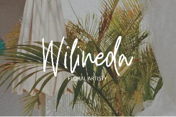 Hineda Signature font