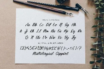 Liquearth font