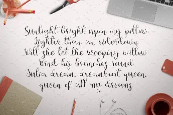 Juliaâ€™s Dream Script font