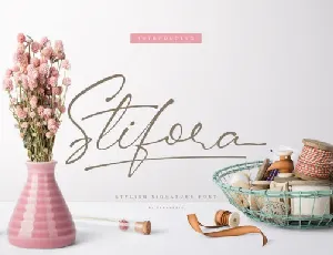 Stifora Script font