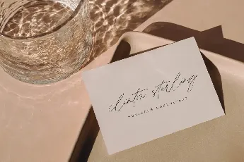 Heritage Signature font