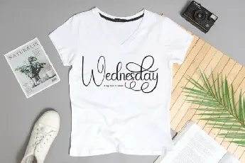 Monday Calligraphy font