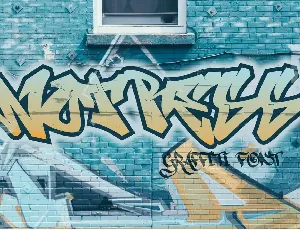 Notress Graffiti font