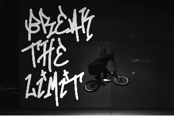 Mono Seahorse Graffiti font