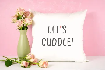 Warm Winter Cuddles font