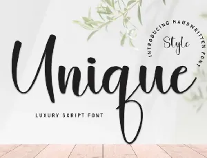 Unique Handwritten font