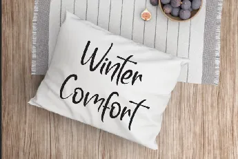 Hello Winter Script font