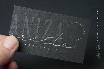 Daniza Claretta Signature font