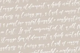 Mantilda Script Font