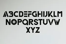 Creadinal - Modern Font