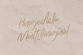 Hugedelia - Warm Script Font