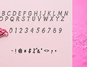 Gagas - Playful Display Font