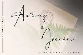 Granny's Flower a Luxury Signature font