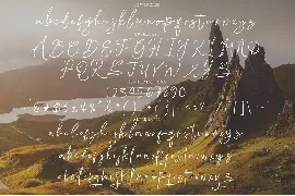 Mahistri Signature font