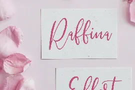 Righttoast Beauty Script Font