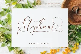 Mahalani Beautiful Script Font