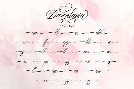 Dargelania Calligraphy Font