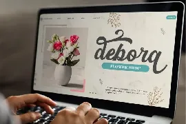 Dream Flourish - Decorative Script Font