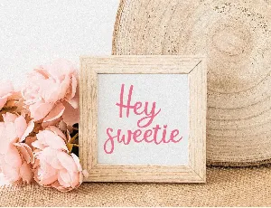 Hey Sweetie Handwritten Font