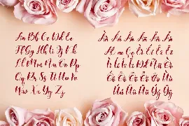 Monieta - Adorable Script font