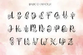 Gloria Monogram Font