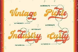 Richer - Vintage Bold Script Font