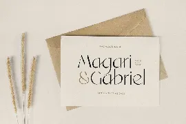 Santiago - Modern Chic Stylish Font