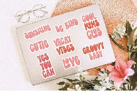 Love Heart Groovy Font