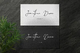 Mouthpiece - Modern Calligraphy Font