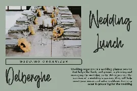 Lunchroom - Modern Script Font