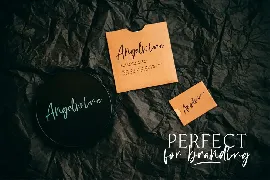 Angelwine - Handwritten Font