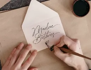 Silhouette - Aesthetic Calligraphy font