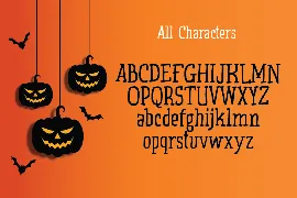 PUMPQEEN - Halloween Hand lettered Quirky Font