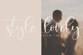 Boshela - Beautiful Script Font