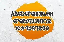 Gear Four - Graffiti Font