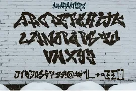 Notress - Graffiti Font