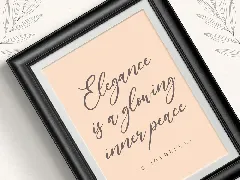 Lavineta Calligraphy Font