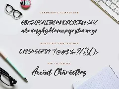 Yorkside Script Font