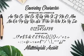 Eaverday - Classy Script Font