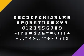 Horned - Modern Bold Display Font