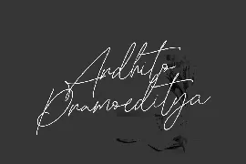 Silver Cycles Signature Script Font