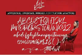 Qela Bosster font