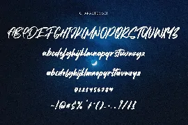 Moonlish - Script Font