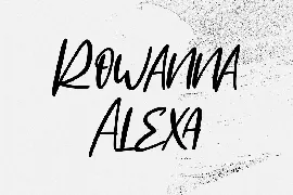 Roxalose Handwritten Font