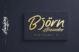 Awaking | Handwriting Script Font