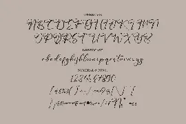 Hanykalia Script Font